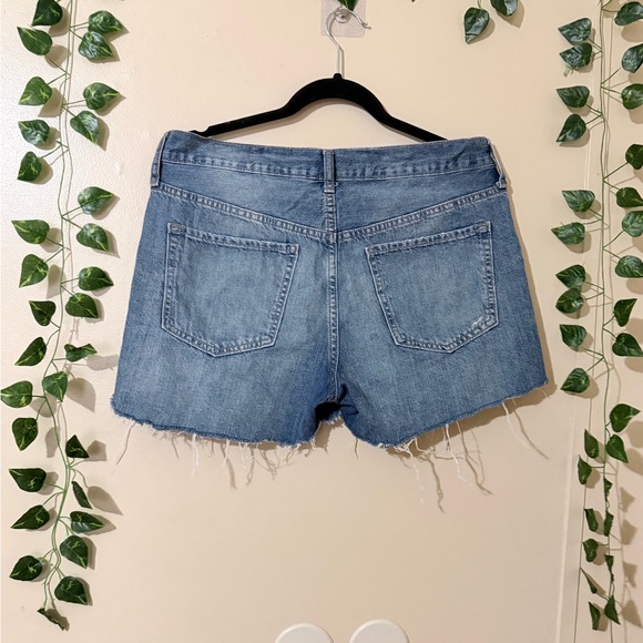 Old Navy Women's Ripped Jean Shorts - Picture 4 of 9